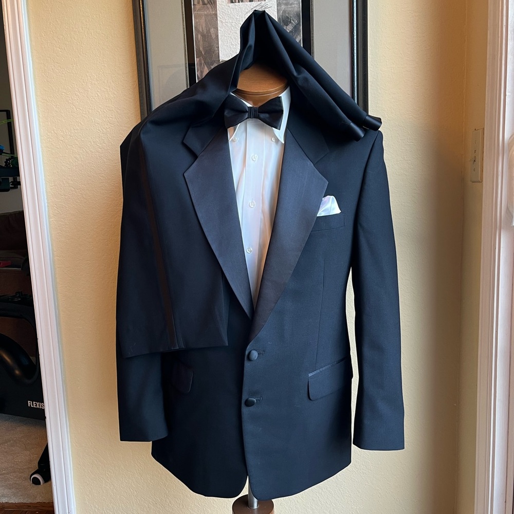Albert Nipon All Wool 2 Piece Black Tuxedo Size 4… - image 1